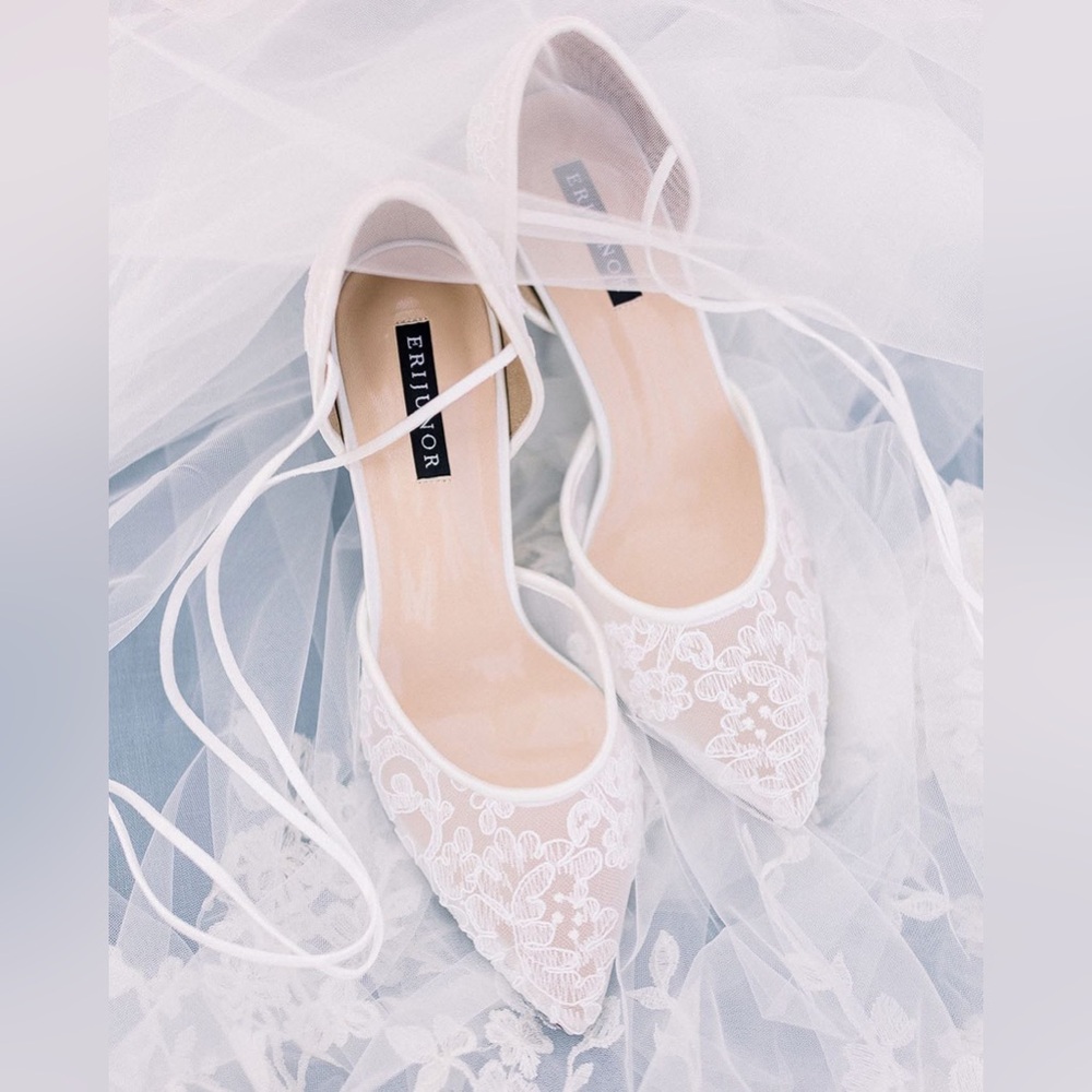 NIB Erijunior White Bridal Wedding Lace Tie Heels size 6